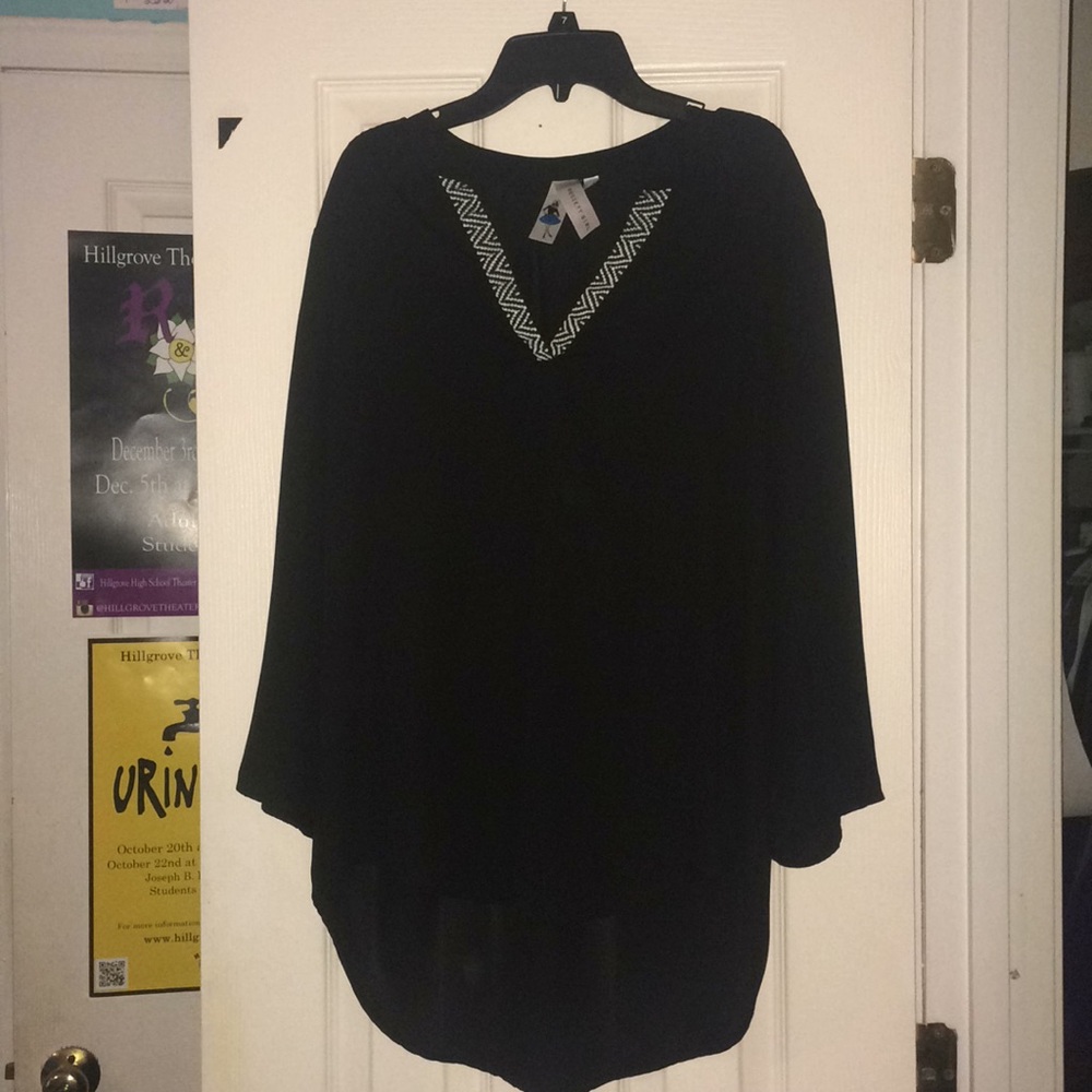 Black Top w/ Chevron Detailing